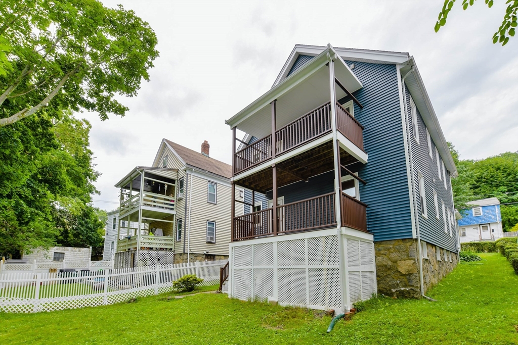 652 South, Roslindale