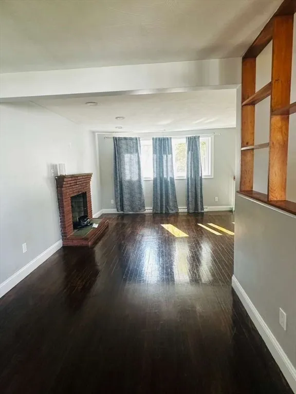 63 Mcgarvey Rd, Stoughton