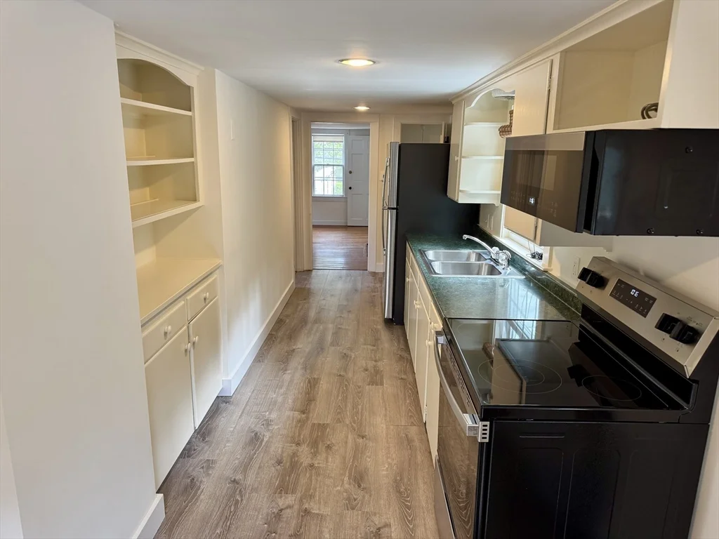 198 Main St, Sandwich (village)