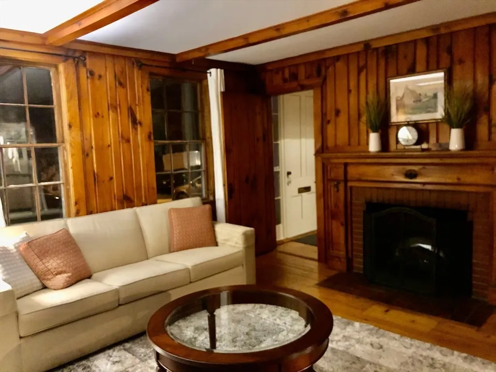 40 Russell St, Downtown