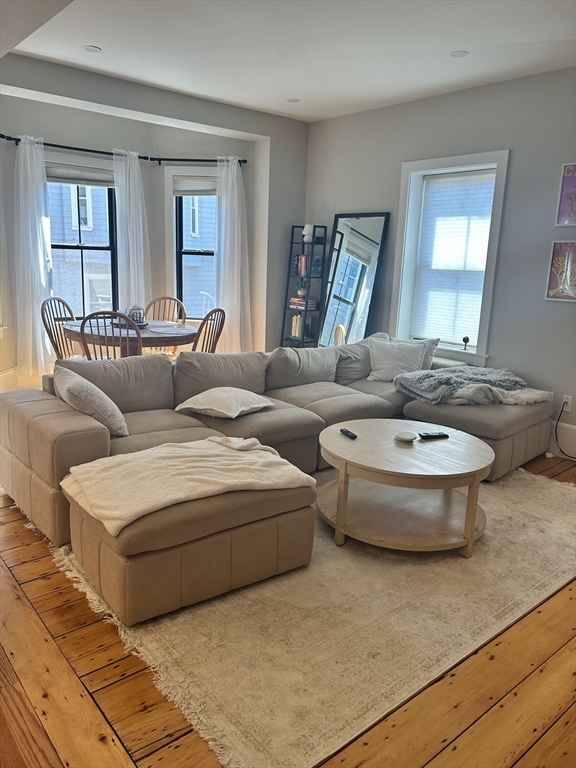 3 Bartlett St, Charlestown