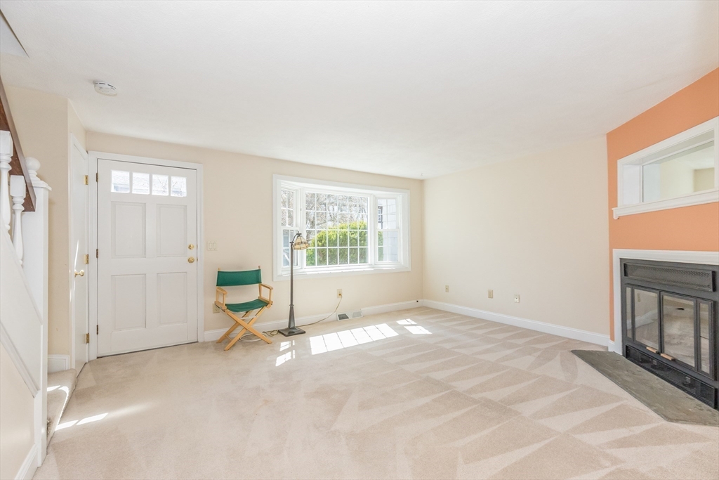 55 Prescott Dr, Chelmsford