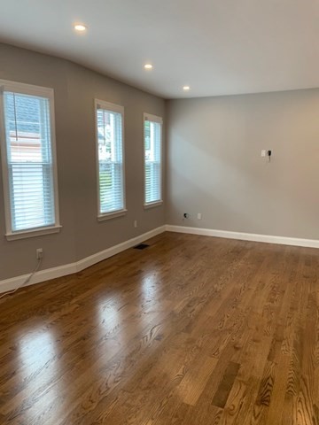 5 1/2 Edward St, Medford