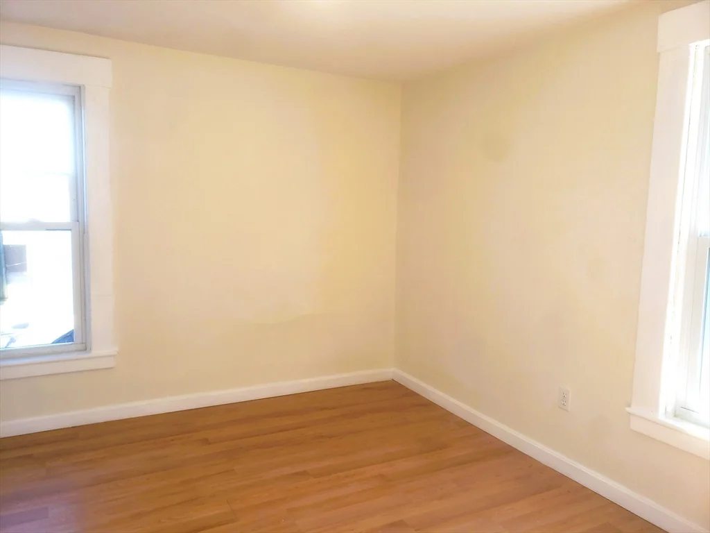 26 Arlington St, Lowell