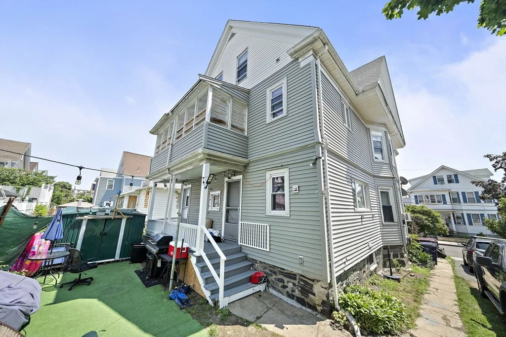 14 Stuart St, Everett