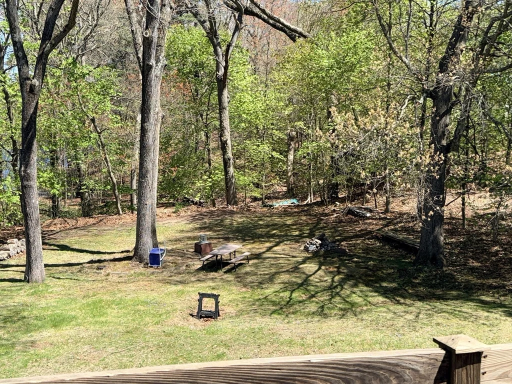 28 Robinhood Rd, Natick