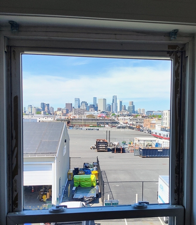 8 Humboldt Pl, South Boston