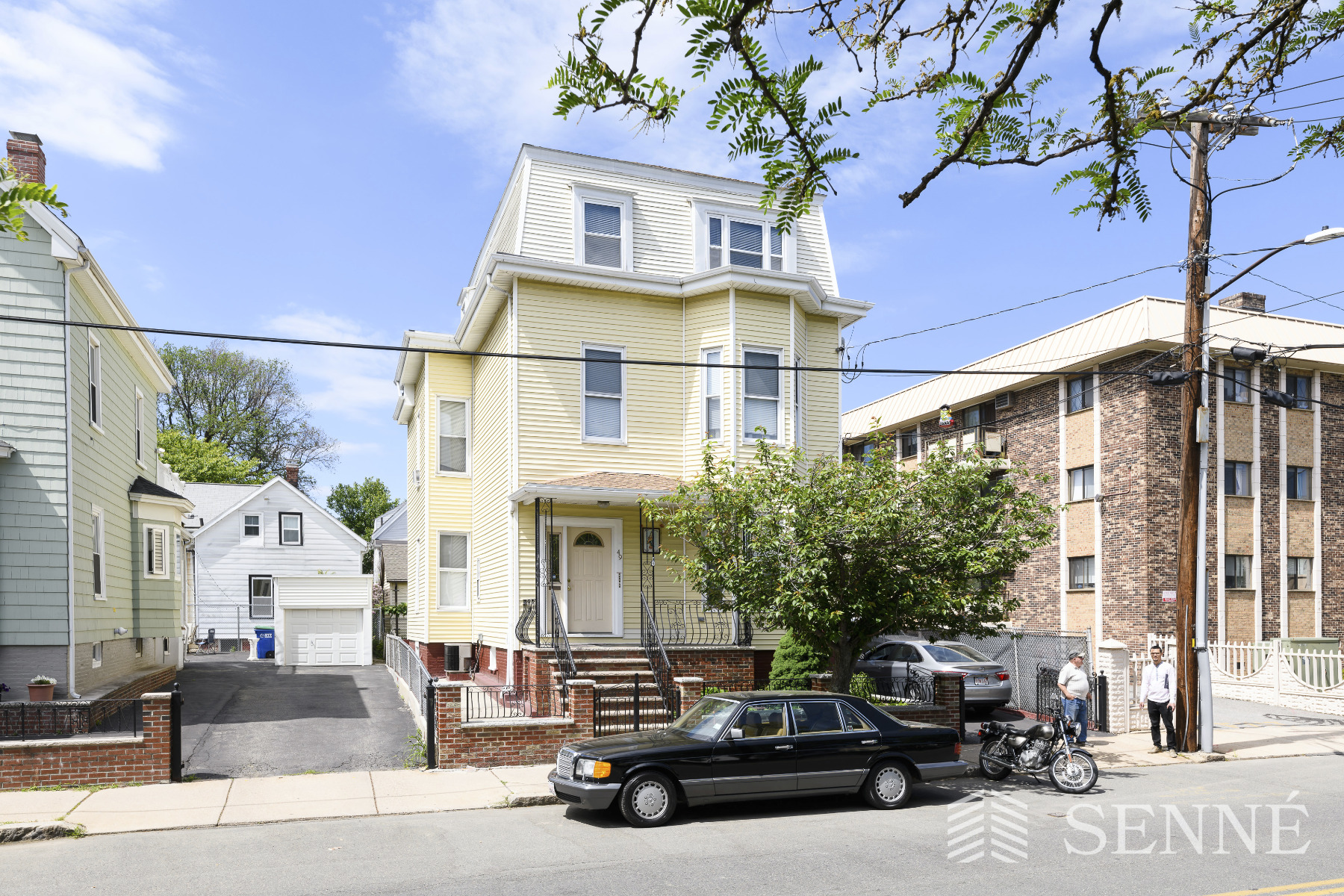 49 Concord Ave, Ward Two