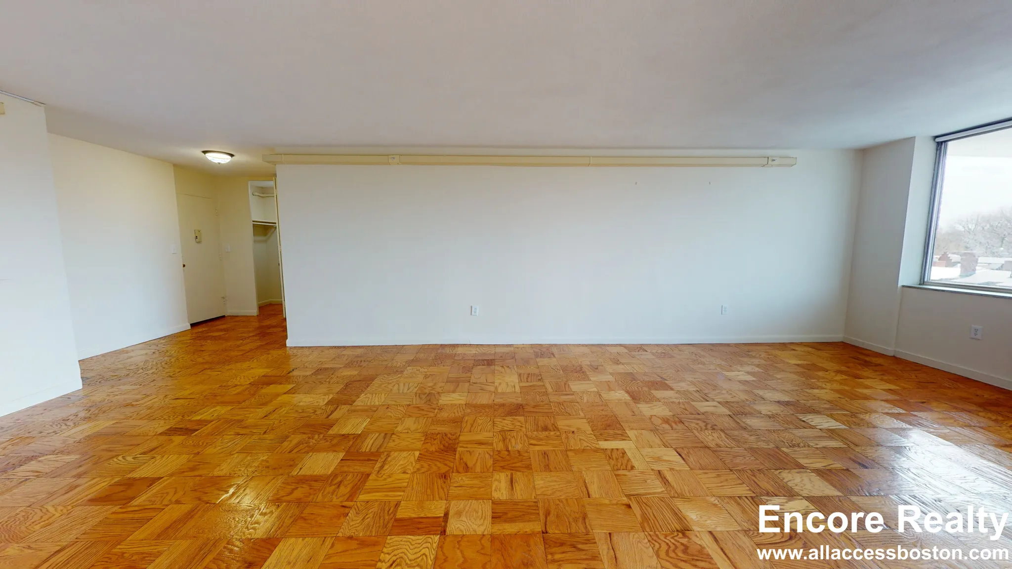 101 Monmouth St, Longwood