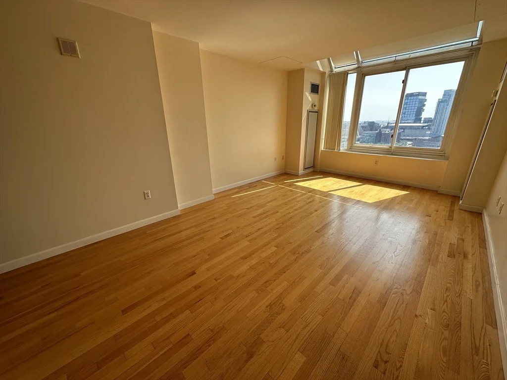 8 Museum Way, East Cambridge