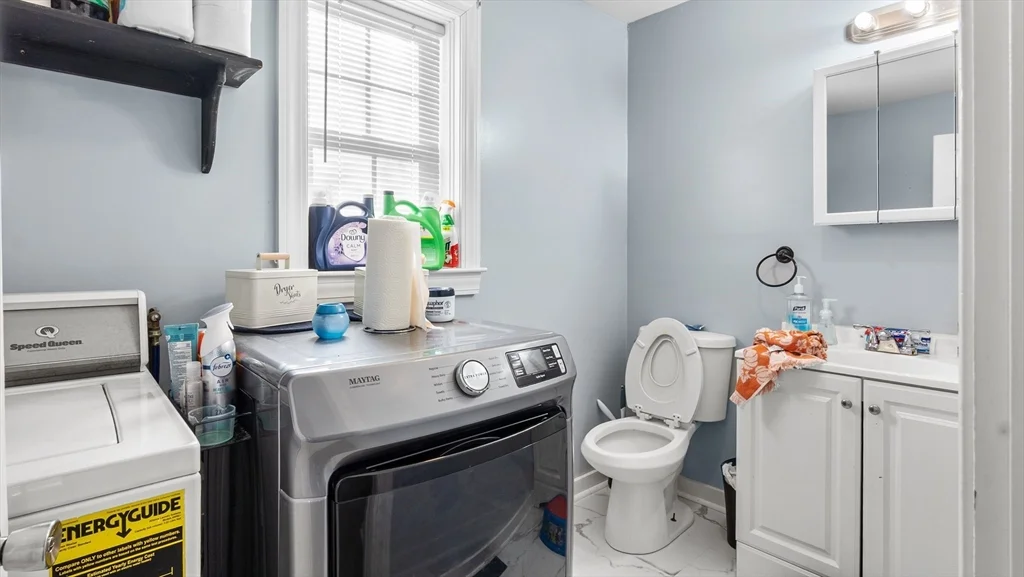 6 Crescent St, Whitinsville