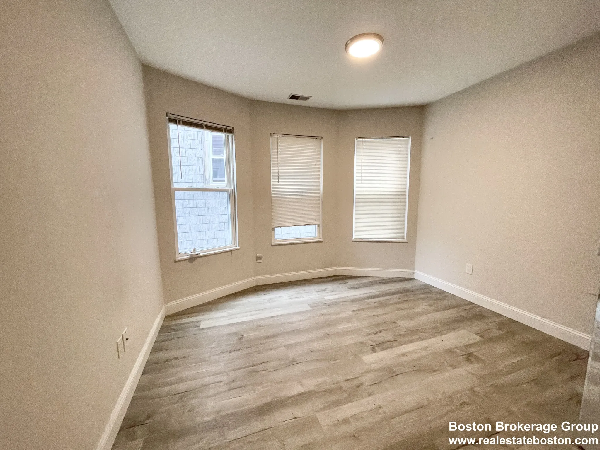 113 Hillside St, Mission Hill