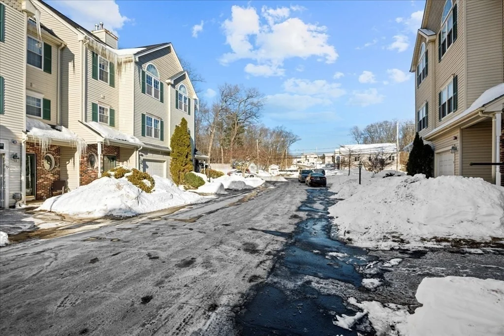 67 N Quinsigamond Ave, Shrewsbury