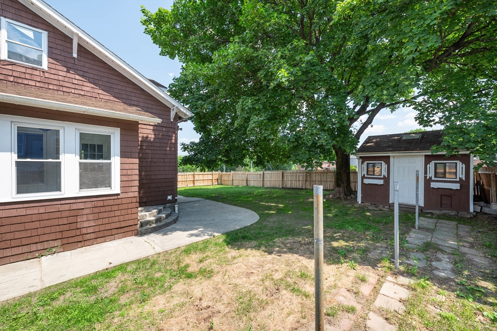 8 Beekman St, Fitchburg