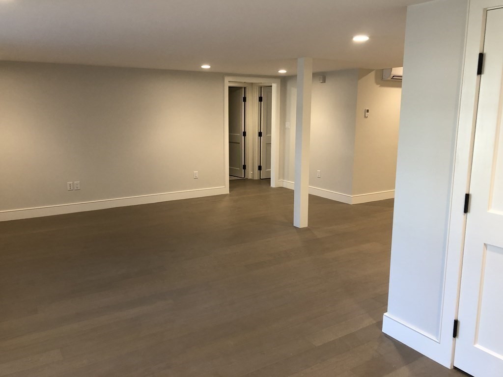 73 Chestnut St, Weston