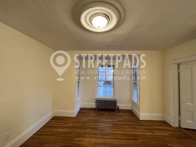 381 Harvard St, Mid-Cambridge