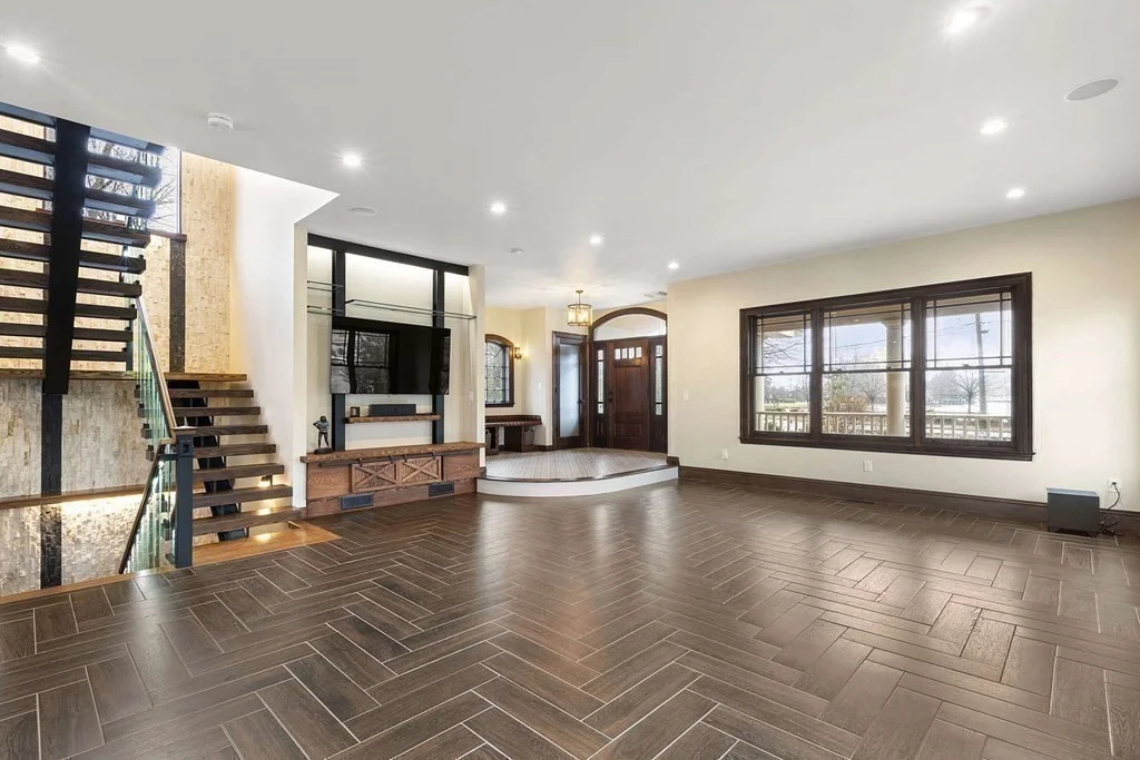 24 Elm, Dedham