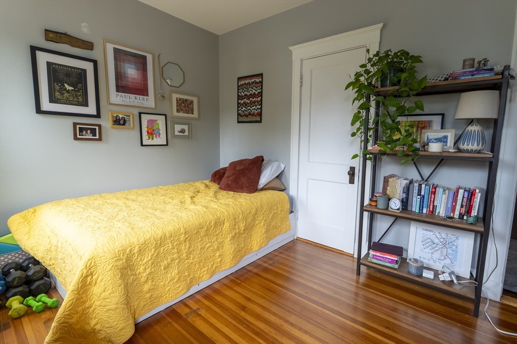 15 Castleton St, Jamaica Plain