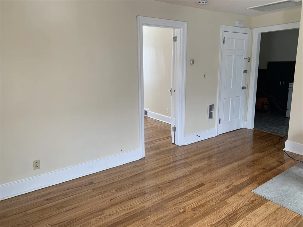 108 Elmwood, Swansea