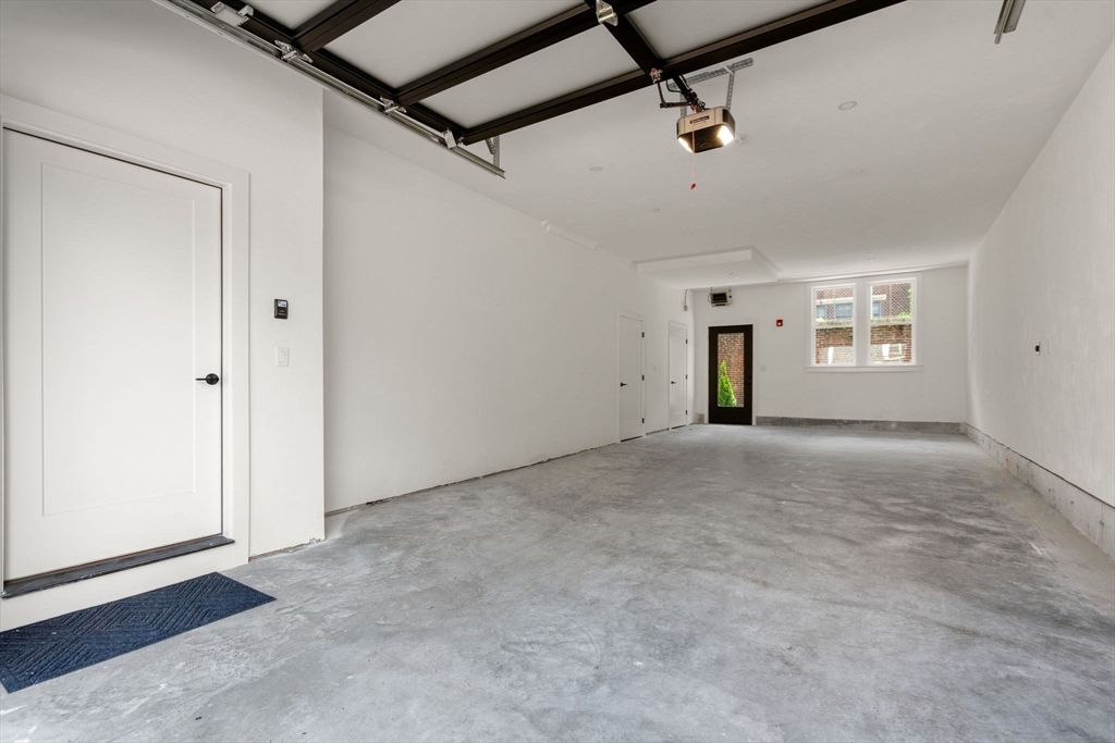 176 School St, Jamaica Plain