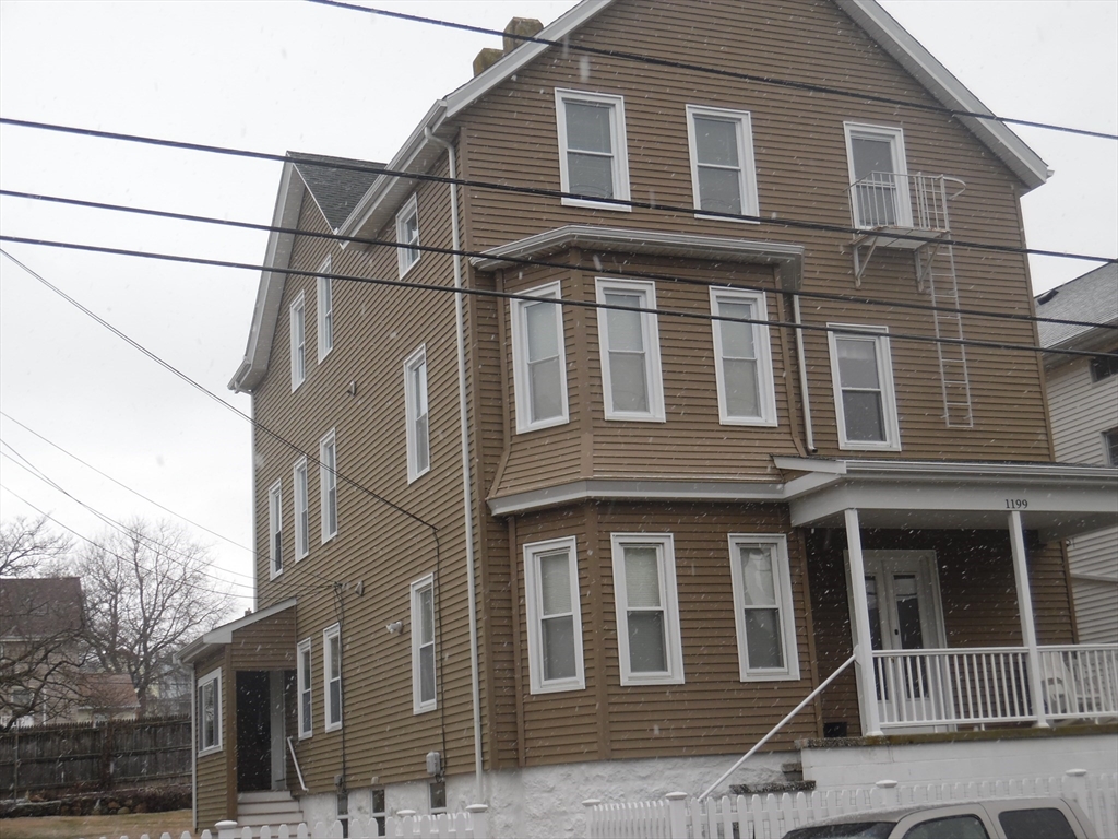 1199 Rodman St, Fall River