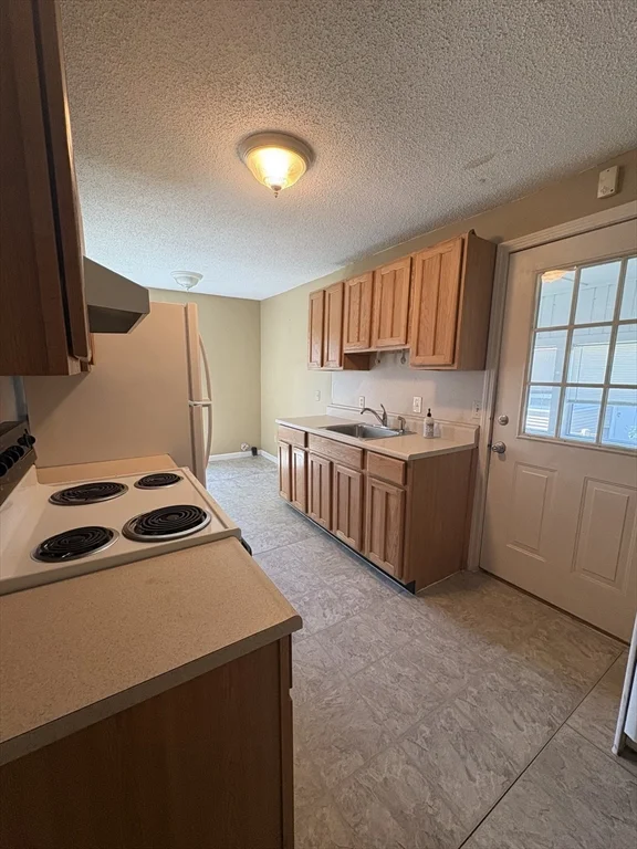 160 East St, Chicopee