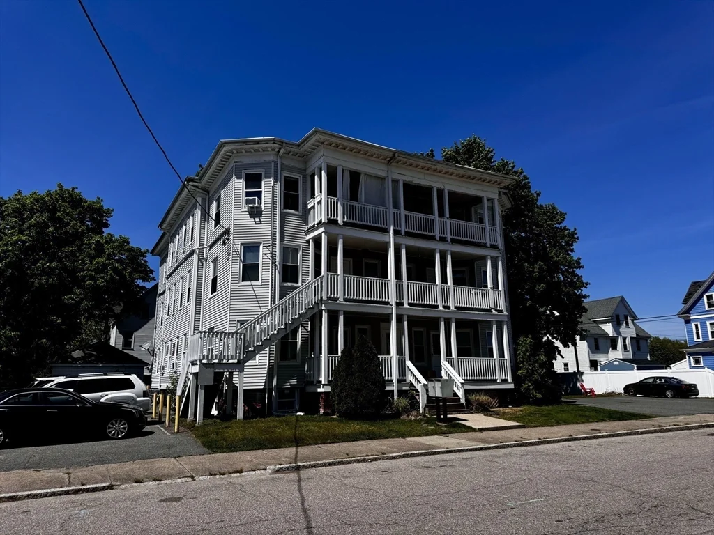 11 John St, Attleboro