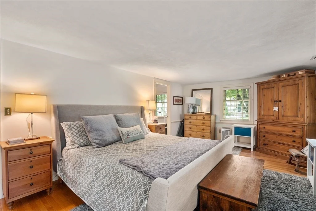 11 Nantucket Rd, Wellesley