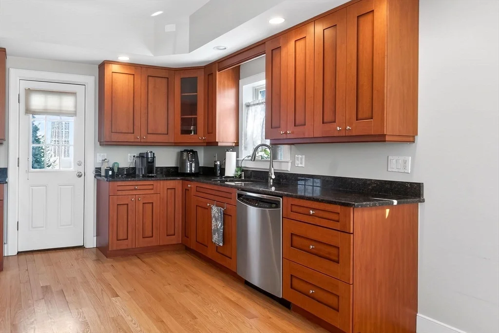 170 W 3rd St, South Boston