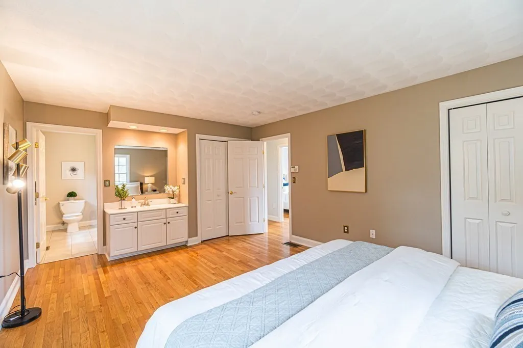 32 Waltham St, Woburn