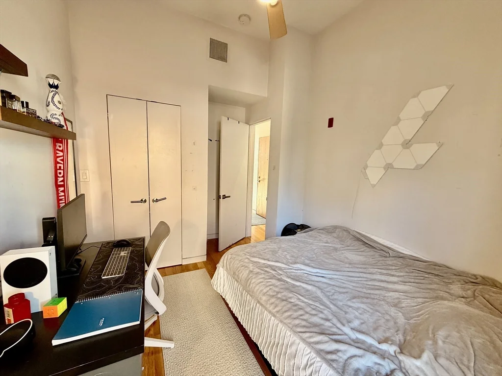 1607 Tremont St, Mission Hill