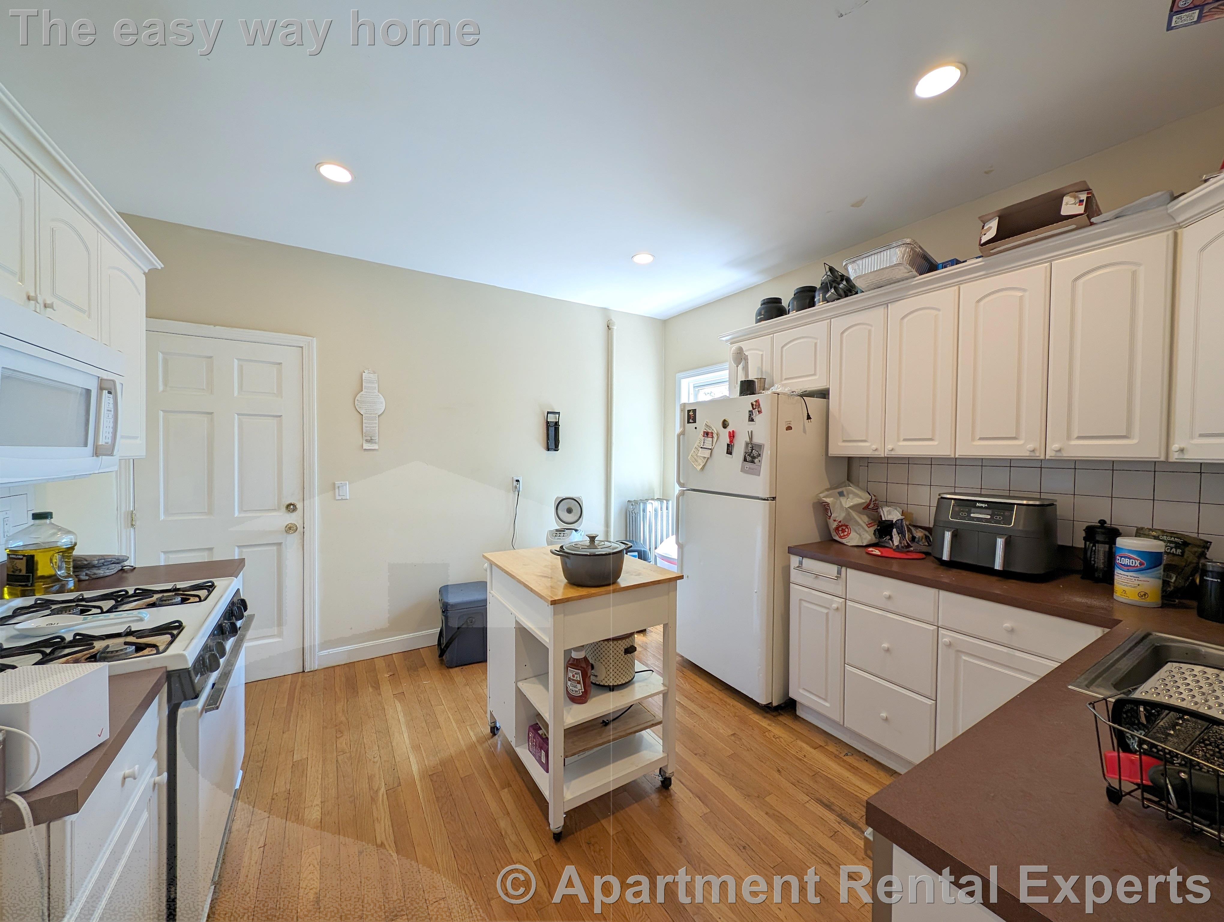 15 Paulina St, Davis Square