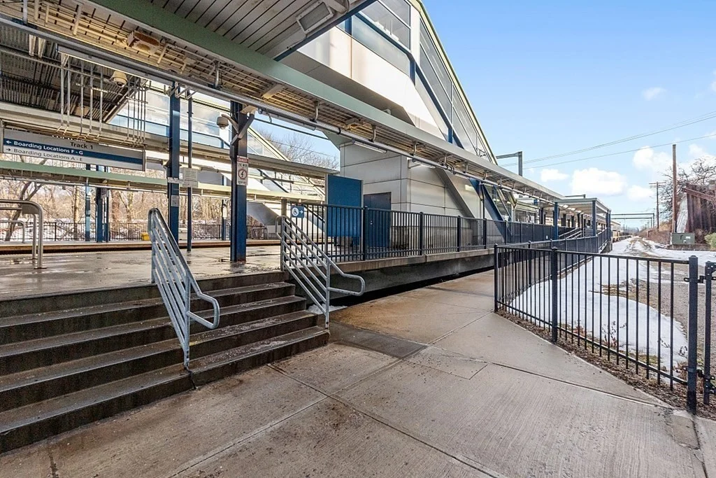 120 University Ave, Westwood