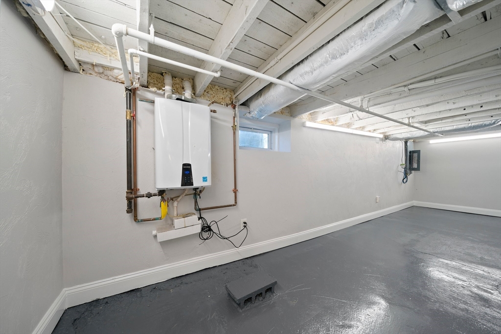 35 Phillips Ave, Stoughton