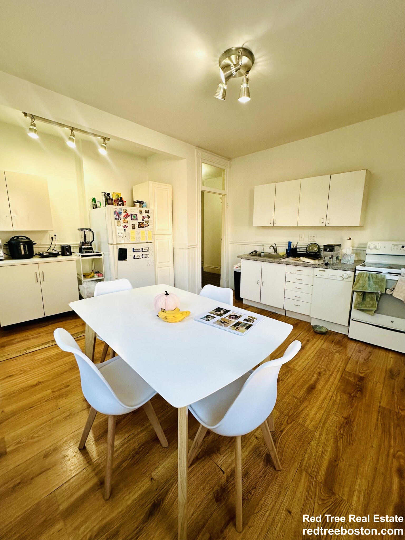 11 Euston St, Brookline