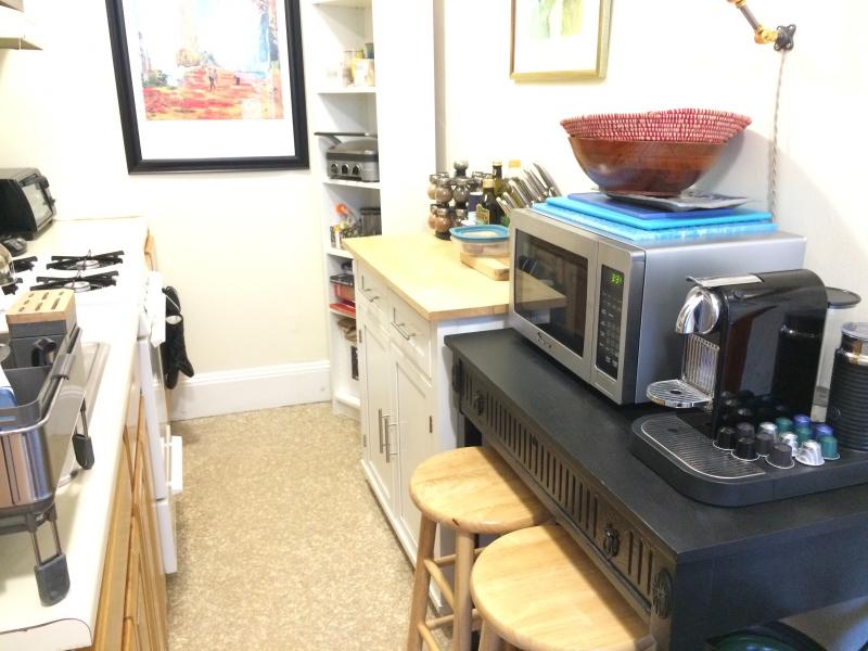 1622 Massachusetts Ave, Neighborhood Nine