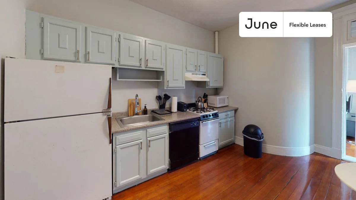 1905 Beacon St, Brookline