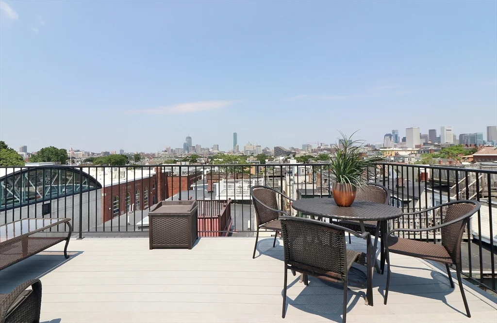 276 Bowen St, South Boston