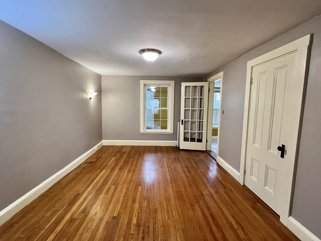 16 Pearl St, North Weymouth