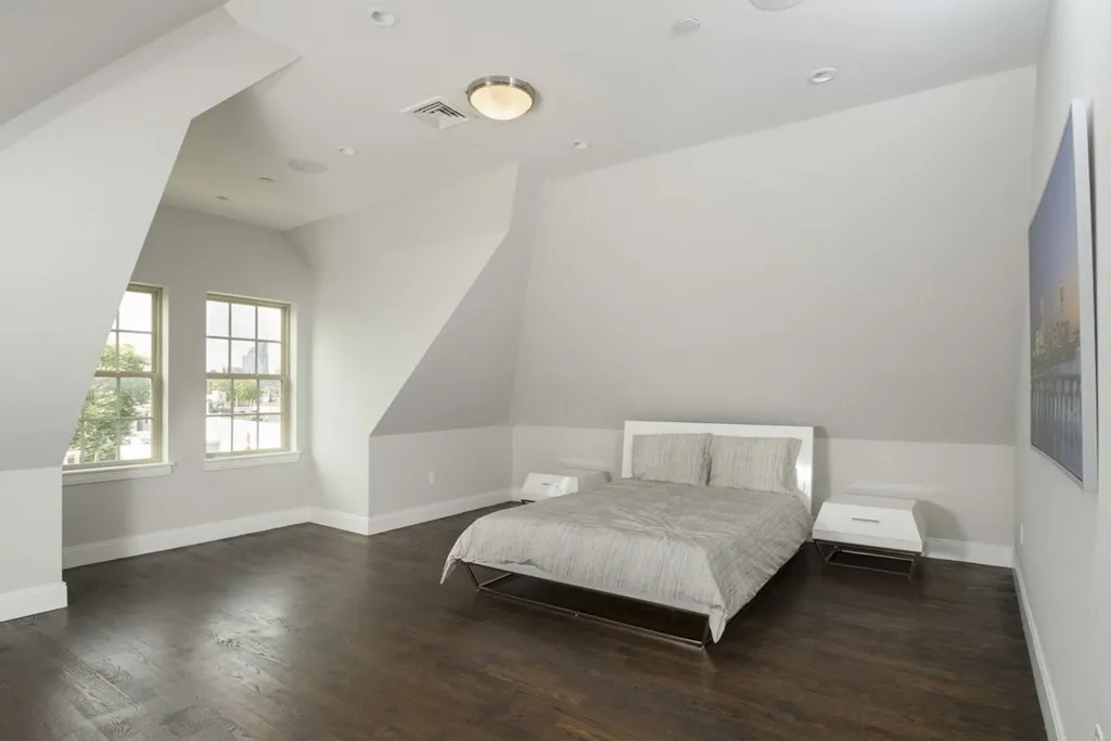 225 Dorchester St, South Boston