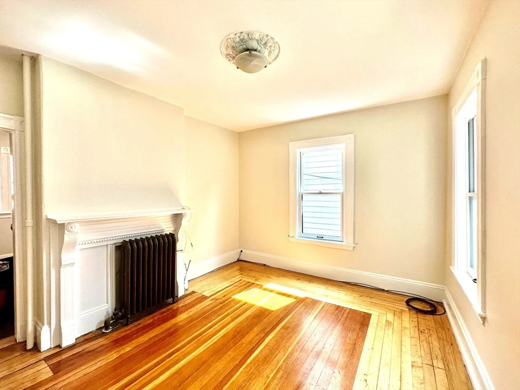 61 Monument Ave, Charlestown