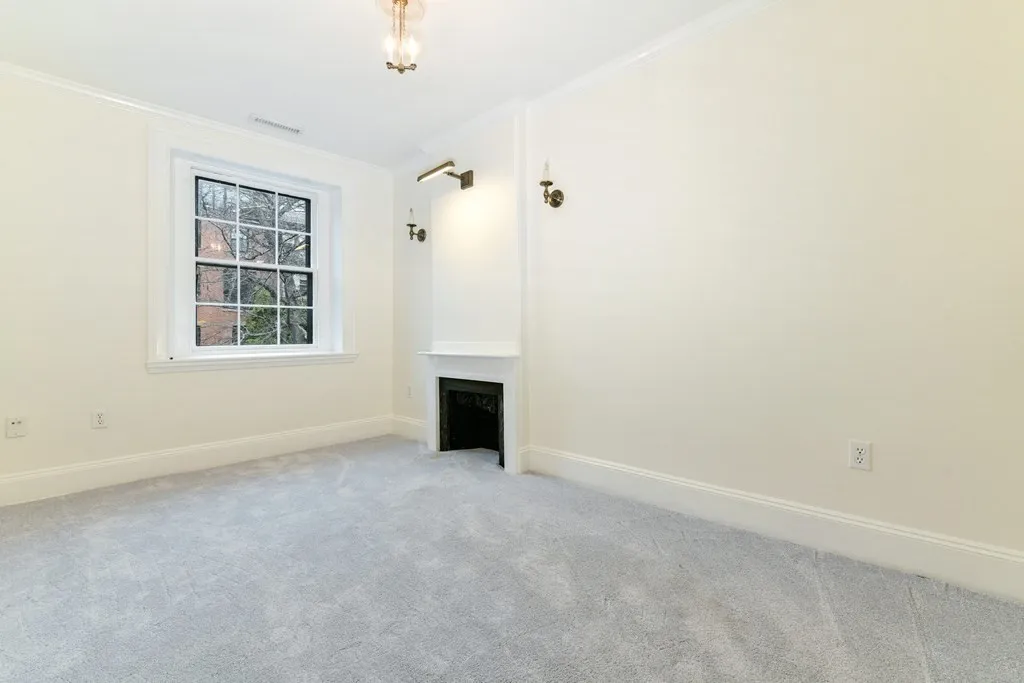 48 Mount Vernon St, Beacon Hill