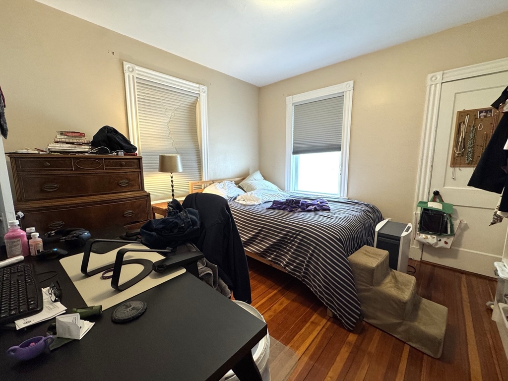 242 Belgrade Ave, Roslindale