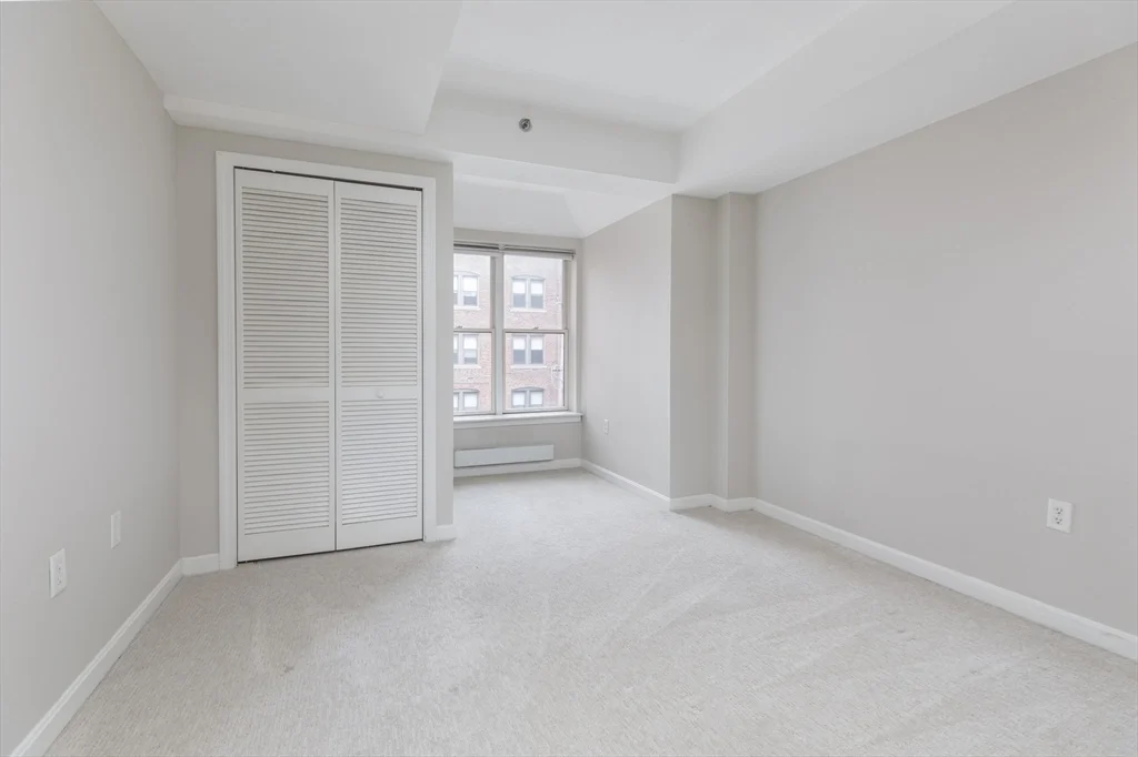 910 Beacon St, Fenway