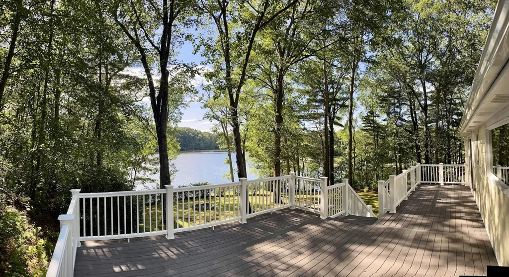 70 Beach St, Foxboro