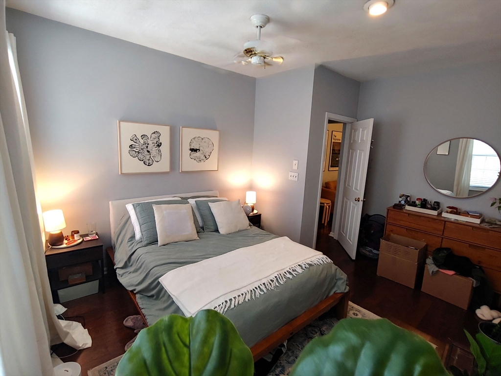 61 West Cedar St, Beacon Hill