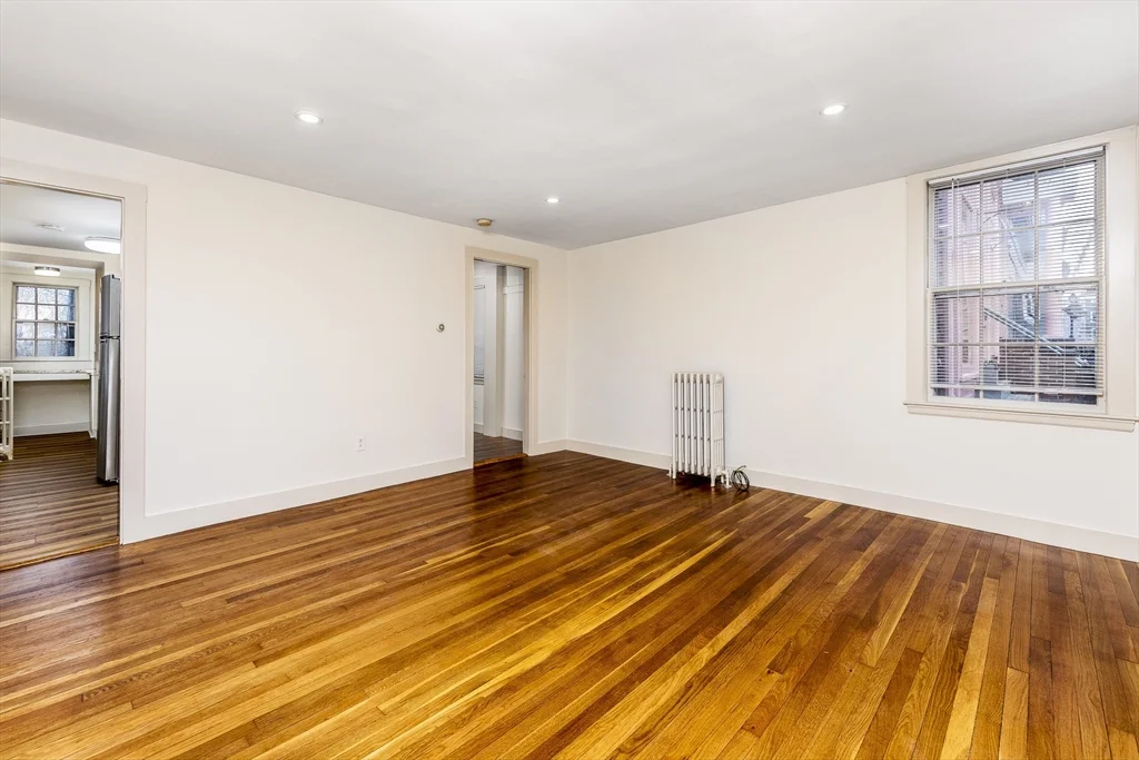 102 Washington St, Old Town