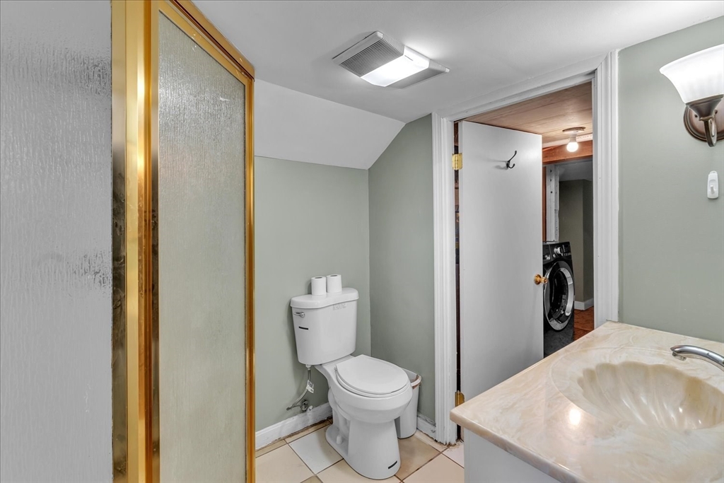 638 Main St, Walpole