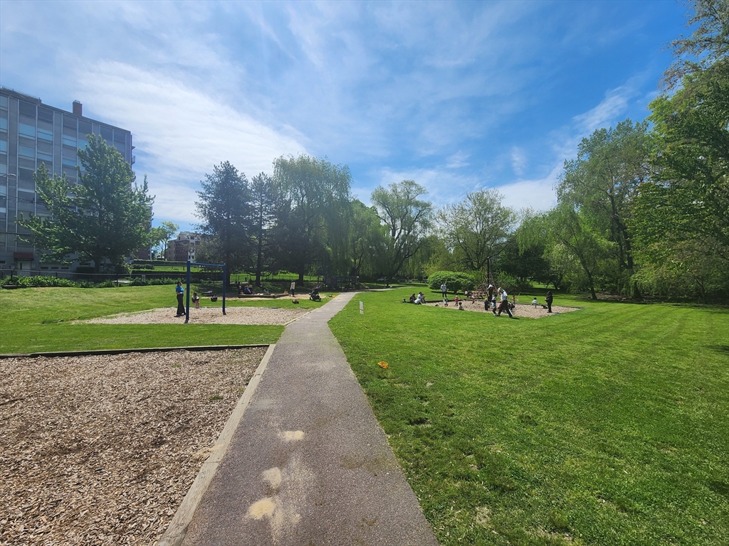 573 Washington St, Brookline