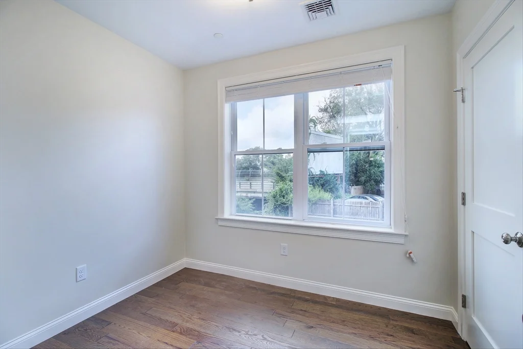 4 Kemp St, South Boston